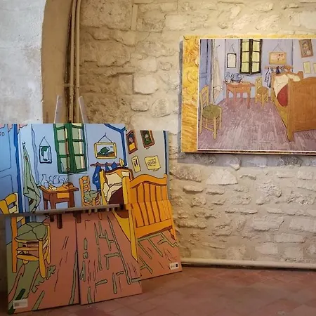 De Charme Au Pied Du Chateau Apartment Chateaurenard